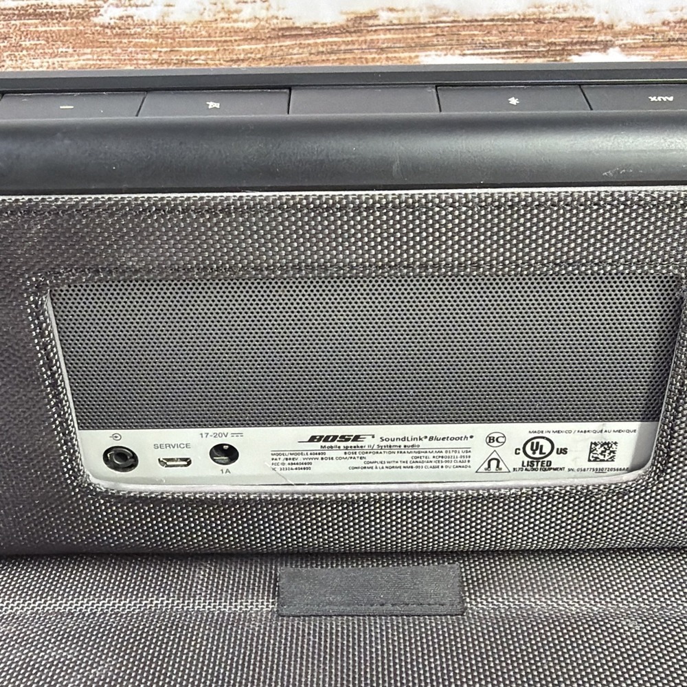 Bose SoundLink Bluetooth Mobile Speaker II Silver Black 404600 w/ Charger Used - Picture 5 of 6